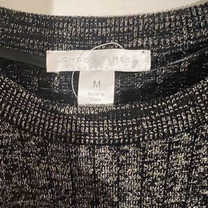 London Times . Black and gol  Formal dress.
Size M .